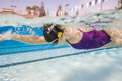 Visual explanation of how to use FINIS Tempo Trainer Pro for swimming rhythm training